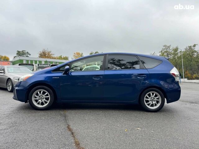 Синий Тойота Prius v, объемом двигателя 1.8 л и пробегом 315 тыс. км за 10290 $, фото 5 на Automoto.ua