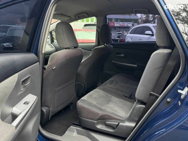 Синий Тойота Prius v, объемом двигателя 1.8 л и пробегом 315 тыс. км за 10290 $, фото 30 на Automoto.ua