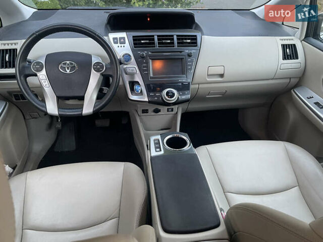 Синий Тойота Prius v, объемом двигателя 1.8 л и пробегом 139 тыс. км за 15400 $, фото 9 на Automoto.ua