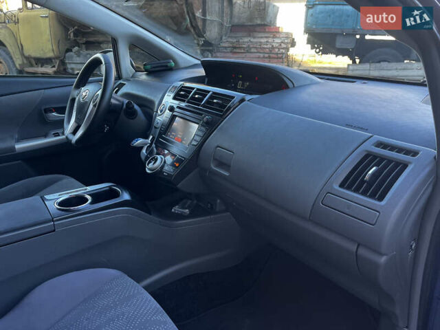Синий Тойота Prius v, объемом двигателя 1.8 л и пробегом 253 тыс. км за 11499 $, фото 37 на Automoto.ua