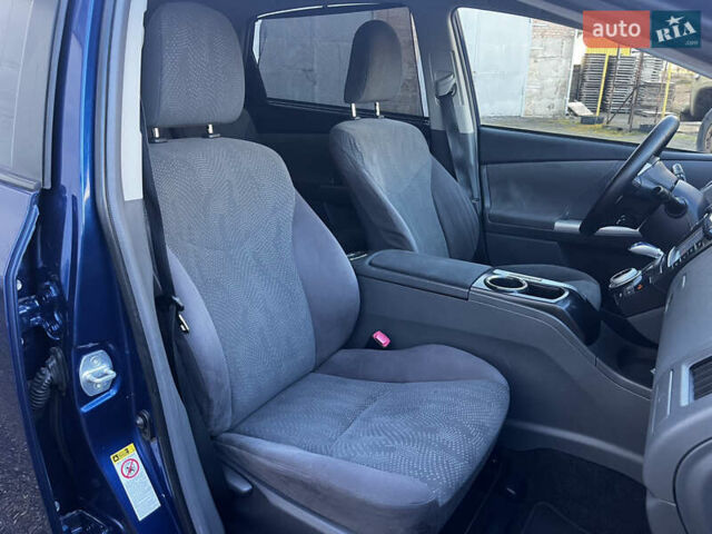 Синий Тойота Prius v, объемом двигателя 1.8 л и пробегом 253 тыс. км за 11499 $, фото 40 на Automoto.ua