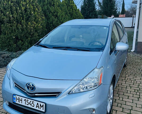 Синий Тойота Prius v, объемом двигателя 1.8 л и пробегом 130 тыс. км за 15300 $, фото 1 на Automoto.ua