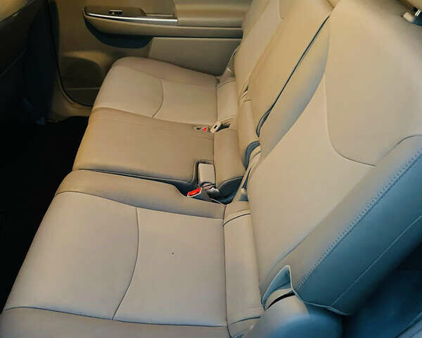 Синий Тойота Prius v, объемом двигателя 1.8 л и пробегом 130 тыс. км за 15300 $, фото 17 на Automoto.ua