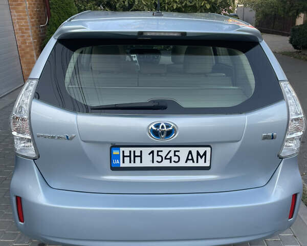 Синий Тойота Prius v, объемом двигателя 1.8 л и пробегом 139 тыс. км за 15400 $, фото 6 на Automoto.ua