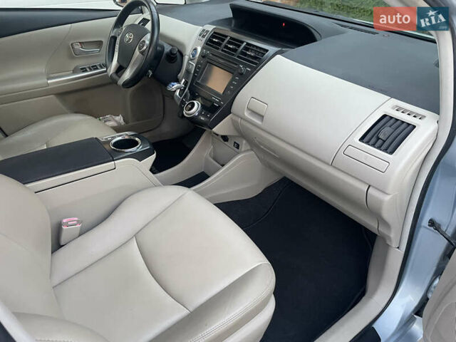 Синий Тойота Prius v, объемом двигателя 1.8 л и пробегом 139 тыс. км за 15400 $, фото 22 на Automoto.ua