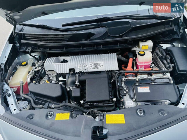 Синий Тойота Prius v, объемом двигателя 1.8 л и пробегом 130 тыс. км за 15300 $, фото 19 на Automoto.ua