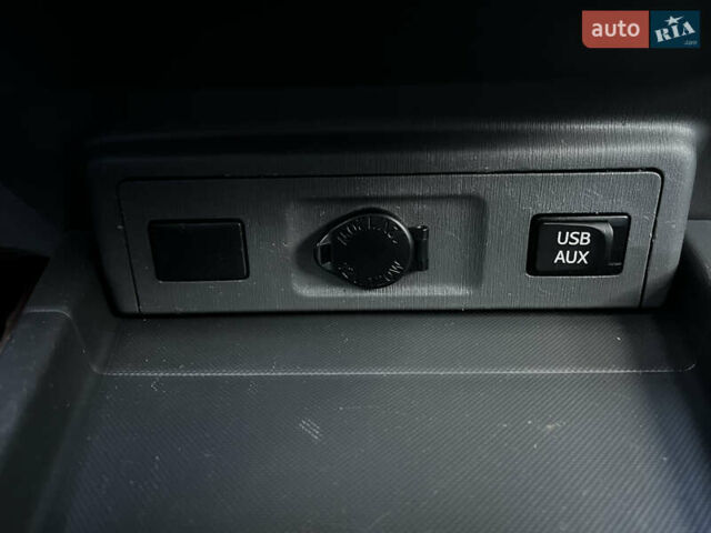 Синий Тойота Prius v, объемом двигателя 1.8 л и пробегом 253 тыс. км за 11499 $, фото 29 на Automoto.ua