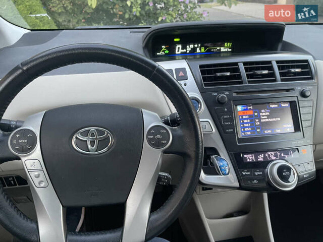 Синий Тойота Prius v, объемом двигателя 1.8 л и пробегом 139 тыс. км за 15400 $, фото 24 на Automoto.ua
