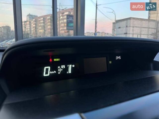 Синій Тойота Prius v, об'ємом двигуна 1.8 л та пробігом 248 тис. км за 18490 $, фото 21 на Automoto.ua