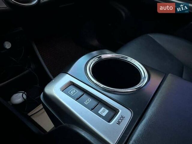 Синій Тойота Prius v, об'ємом двигуна 1.8 л та пробігом 248 тис. км за 18490 $, фото 19 на Automoto.ua