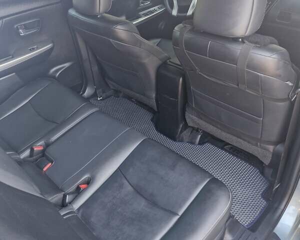 Зеленый Тойота Prius v, объемом двигателя 1.8 л и пробегом 161 тыс. км за 18500 $, фото 24 на Automoto.ua