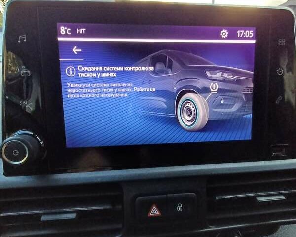 Белый Тойота Proace City, объемом двигателя 1.5 л и пробегом 179 тыс. км за 15950 $, фото 41 на Automoto.ua