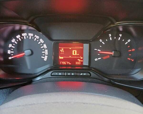 Белый Тойота Proace City, объемом двигателя 1.5 л и пробегом 179 тыс. км за 15950 $, фото 22 на Automoto.ua