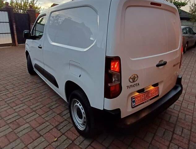 Белый Тойота Proace City, объемом двигателя 1.5 л и пробегом 179 тыс. км за 15950 $, фото 13 на Automoto.ua