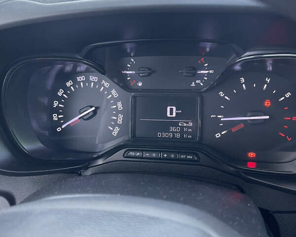 Білий Тойота Proace City, об'ємом двигуна 1.5 л та пробігом 30 тис. км за 18499 $, фото 13 на Automoto.ua