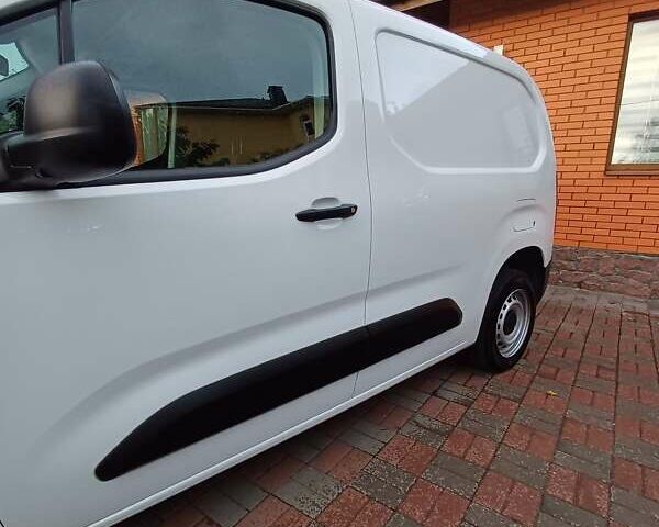 Белый Тойота Proace City, объемом двигателя 1.5 л и пробегом 179 тыс. км за 15950 $, фото 16 на Automoto.ua