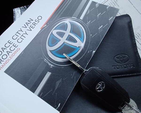 Белый Тойота Proace City, объемом двигателя 1.5 л и пробегом 179 тыс. км за 15950 $, фото 48 на Automoto.ua