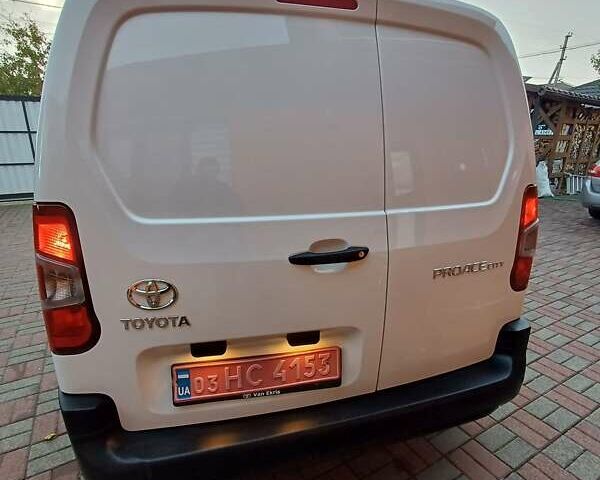 Белый Тойота Proace City, объемом двигателя 1.5 л и пробегом 179 тыс. км за 15950 $, фото 12 на Automoto.ua