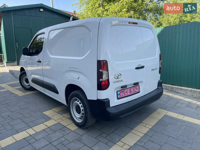 Белый Тойота Proace City, объемом двигателя 1.5 л и пробегом 30 тыс. км за 18500 $, фото 6 на Automoto.ua
