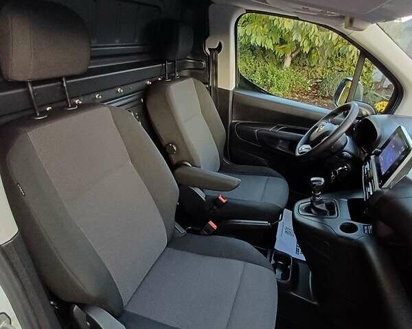 Белый Тойота Proace City, объемом двигателя 1.5 л и пробегом 179 тыс. км за 15950 $, фото 31 на Automoto.ua