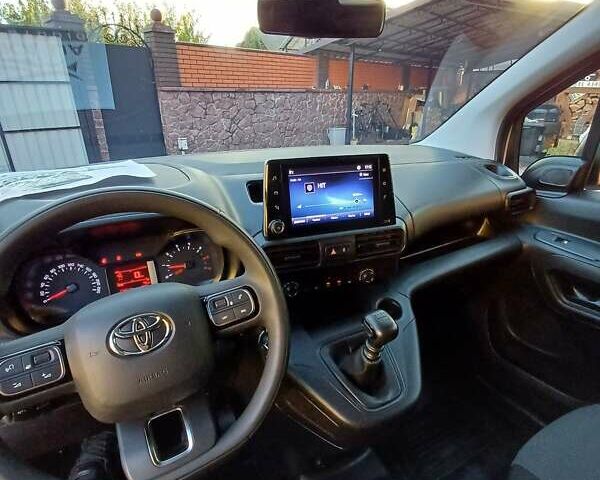 Белый Тойота Proace City, объемом двигателя 1.5 л и пробегом 179 тыс. км за 15950 $, фото 21 на Automoto.ua