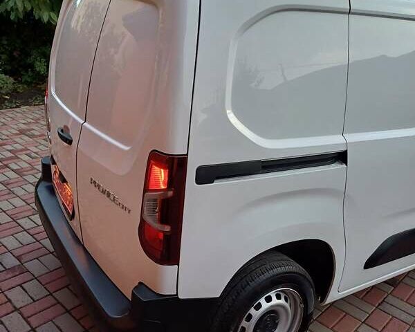 Белый Тойота Proace City, объемом двигателя 1.5 л и пробегом 179 тыс. км за 15950 $, фото 9 на Automoto.ua