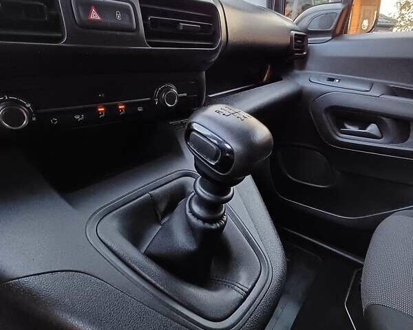 Белый Тойота Proace City, объемом двигателя 1.5 л и пробегом 179 тыс. км за 15950 $, фото 26 на Automoto.ua