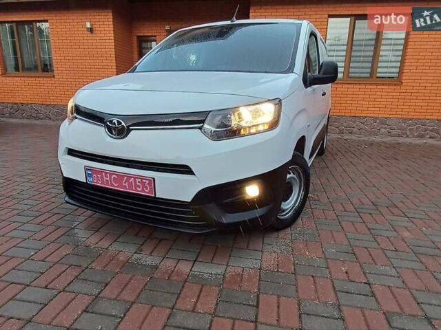 Белый Тойота Proace City, объемом двигателя 1.5 л и пробегом 179 тыс. км за 15950 $, фото 2 на Automoto.ua