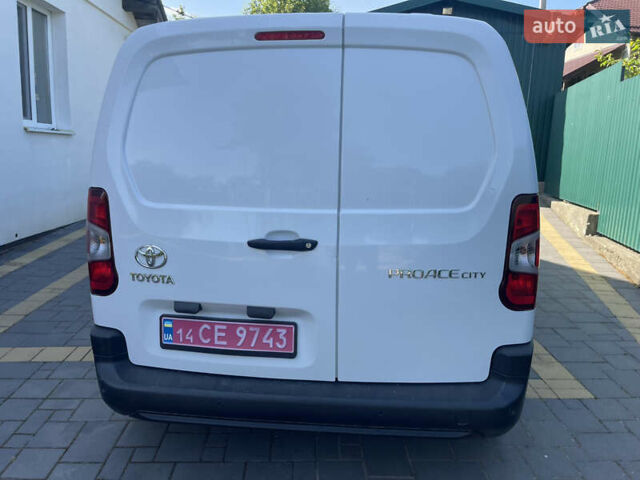 Белый Тойота Proace City, объемом двигателя 1.5 л и пробегом 30 тыс. км за 18500 $, фото 7 на Automoto.ua