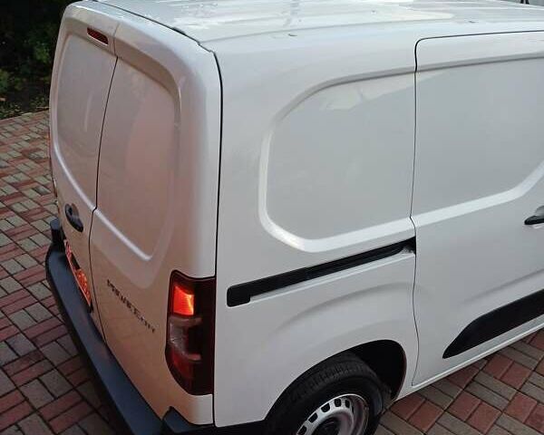 Белый Тойота Proace City, объемом двигателя 1.5 л и пробегом 179 тыс. км за 15950 $, фото 10 на Automoto.ua