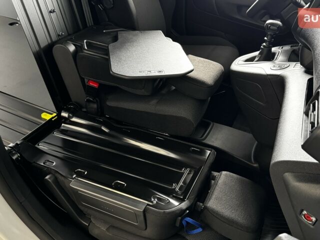 Тойота Proace City, объемом двигателя 1.5 л и пробегом 0 тыс. км за 25641 $, фото 17 на Automoto.ua