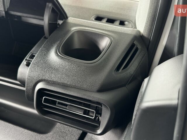 Тойота Proace City, объемом двигателя 1.5 л и пробегом 0 тыс. км за 25641 $, фото 28 на Automoto.ua