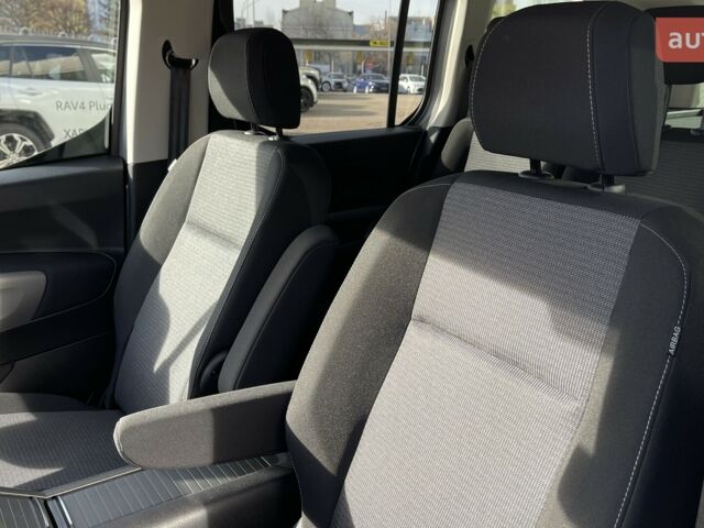 Тойота Proace City Verso, об'ємом двигуна 1.5 л та пробігом 0 тис. км за 34537 $, фото 11 на Automoto.ua