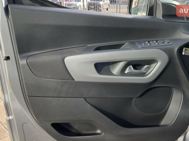 Тойота Proace City Verso, об'ємом двигуна 1.5 л та пробігом 0 тис. км за 34537 $, фото 12 на Automoto.ua