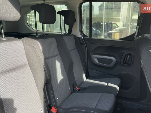 Тойота Proace City Verso, об'ємом двигуна 1.5 л та пробігом 0 тис. км за 34537 $, фото 18 на Automoto.ua