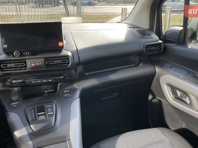 Тойота Proace City Verso, об'ємом двигуна 1.5 л та пробігом 0 тис. км за 34537 $, фото 23 на Automoto.ua