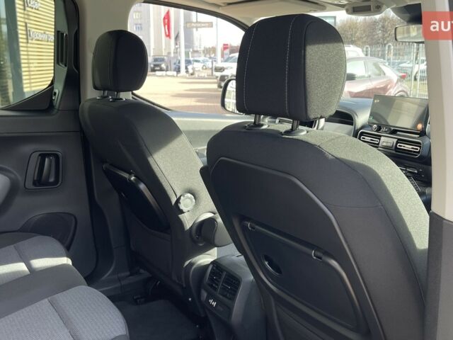 Тойота Proace City Verso, об'ємом двигуна 1.5 л та пробігом 0 тис. км за 34537 $, фото 19 на Automoto.ua