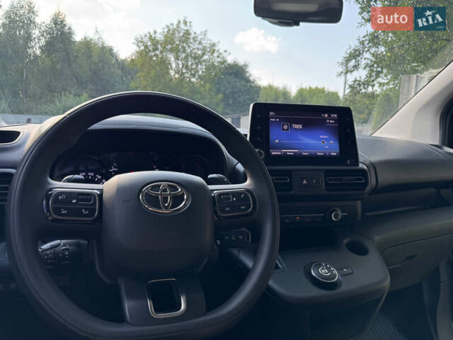 Сірий Тойота Proace City Verso, об'ємом двигуна 1.5 л та пробігом 80 тис. км за 22500 $, фото 13 на Automoto.ua