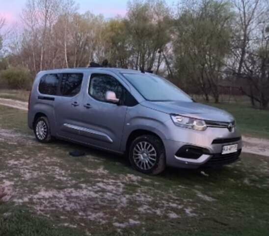 Сірий Тойота Proace City Verso, об'ємом двигуна 1.5 л та пробігом 46 тис. км за 24900 $, фото 3 на Automoto.ua