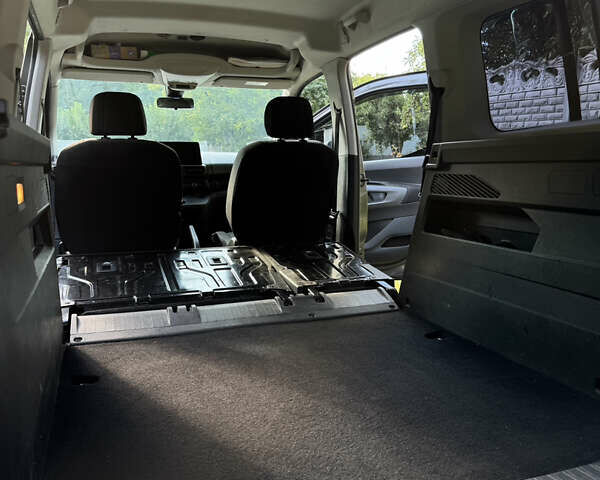 Сірий Тойота Proace City Verso, об'ємом двигуна 1.5 л та пробігом 80 тис. км за 22500 $, фото 9 на Automoto.ua