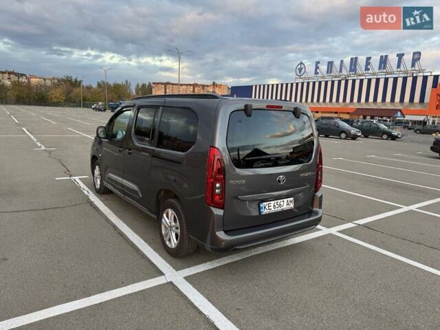 Серый Тойота Proace City Verso, объемом двигателя 1.5 л и пробегом 9 тыс. км за 29900 $, фото 21 на Automoto.ua