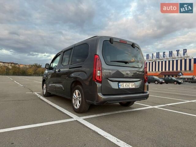 Серый Тойота Proace City Verso, объемом двигателя 1.5 л и пробегом 9 тыс. км за 29900 $, фото 25 на Automoto.ua