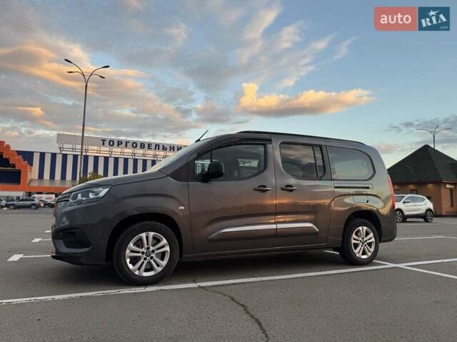 Серый Тойота Proace City Verso, объемом двигателя 1.5 л и пробегом 9 тыс. км за 29900 $, фото 19 на Automoto.ua