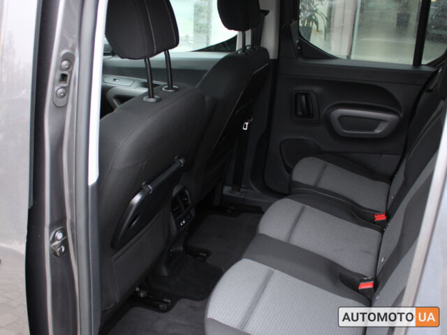 Серый Тойота Proace City Verso, объемом двигателя 1.5 л и пробегом 32 тыс. км за 29257 $, фото 16 на Automoto.ua