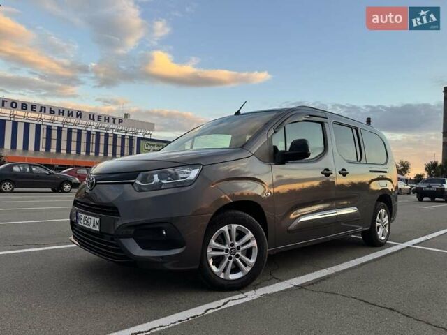 Серый Тойота Proace City Verso, объемом двигателя 1.5 л и пробегом 9 тыс. км за 29900 $, фото 2 на Automoto.ua