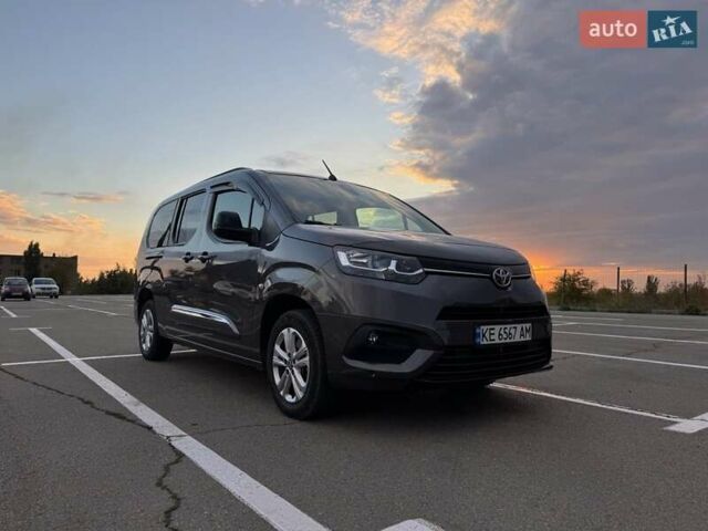 Сірий Тойота Proace City Verso, об'ємом двигуна 1.5 л та пробігом 9 тис. км за 29900 $, фото 5 на Automoto.ua