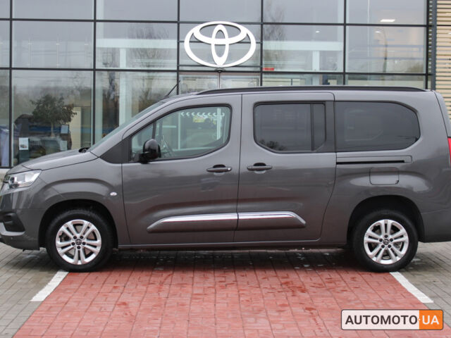 Серый Тойота Proace City Verso, объемом двигателя 1.5 л и пробегом 32 тыс. км за 29257 $, фото 4 на Automoto.ua