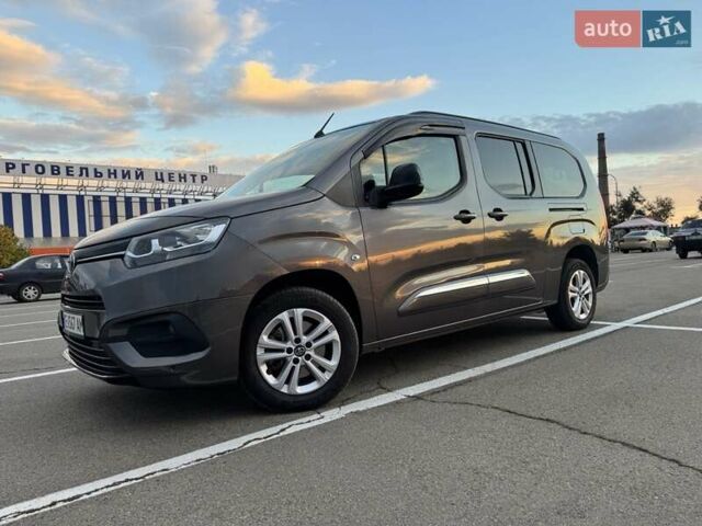 Сірий Тойота Proace City Verso, об'ємом двигуна 1.5 л та пробігом 9 тис. км за 29900 $, фото 27 на Automoto.ua