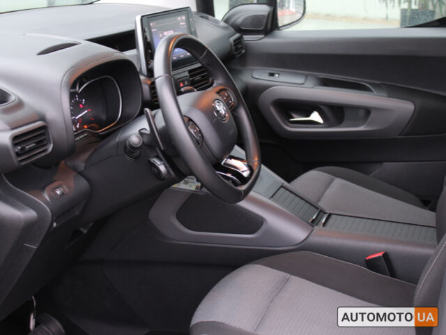 Серый Тойота Proace City Verso, объемом двигателя 1.5 л и пробегом 32 тыс. км за 29257 $, фото 15 на Automoto.ua