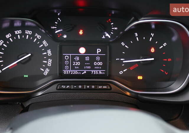 Серый Тойота Proace City Verso, объемом двигателя 1.5 л и пробегом 37 тыс. км за 29500 $, фото 9 на Automoto.ua